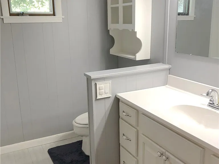 708 Schuyler St — Photo 13