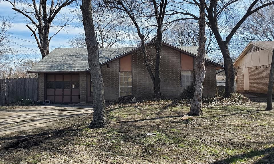 1st image of 1218 Lorraine Ln