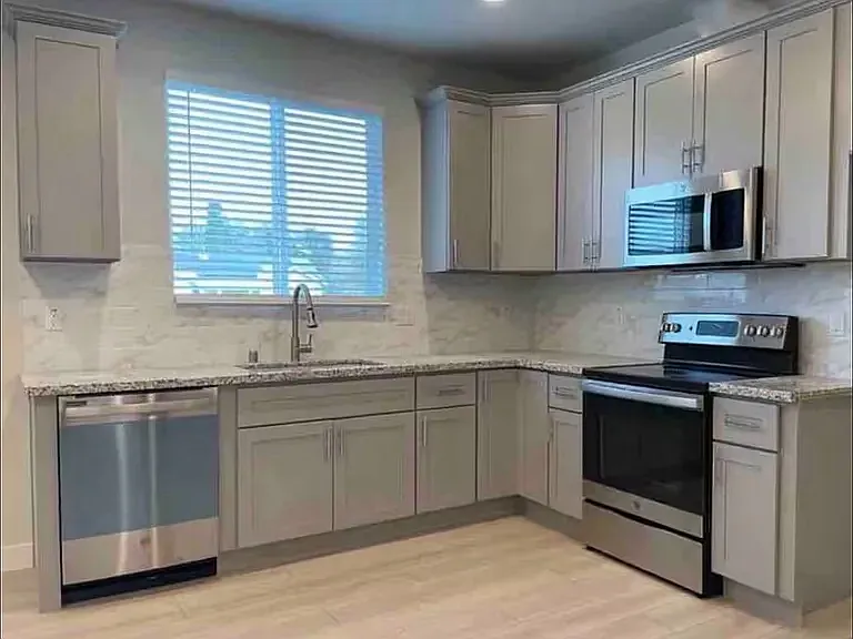 3948 Rose St — Photo 2