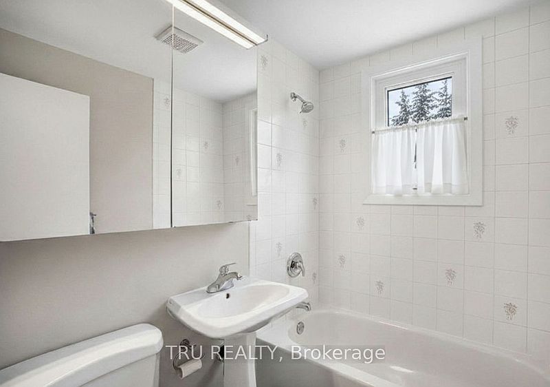 Ottawa House for rent - 3 Bedrooms — photo 13