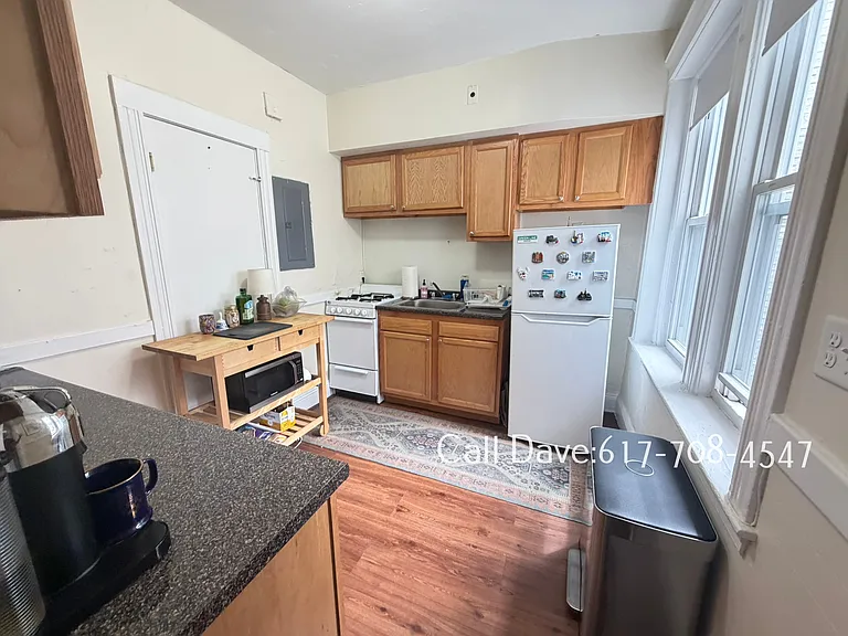 127 Sutherland Rd #D — Photo 15