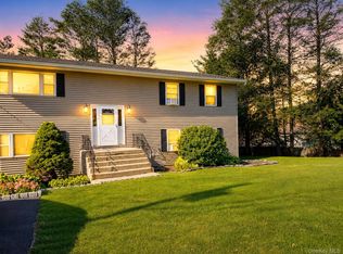 1 Humming Bird Ln #A, Stony Pt, NY 10980
