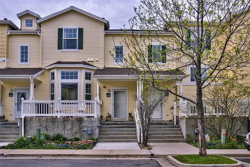 315 Quintana Pl NE photo 1