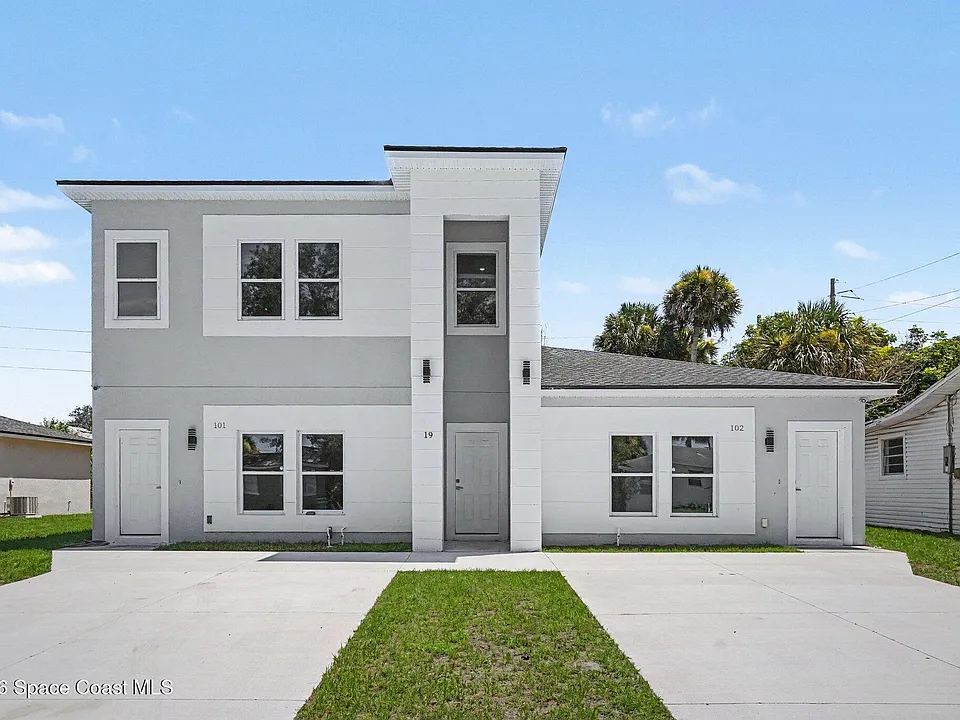 19 Travis St #102