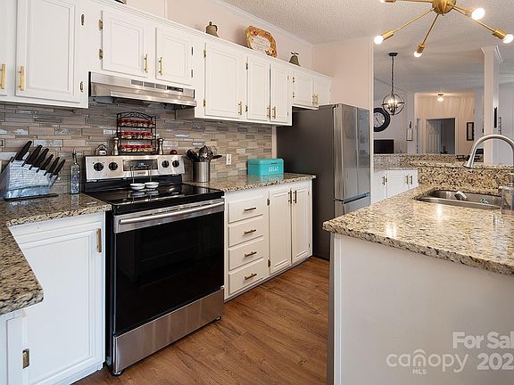 4th image of 115 Tradewinds Ct