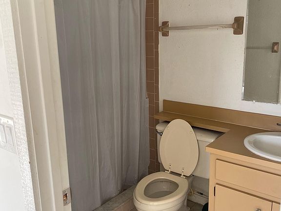 2nd image of 143 Scottsdale Loop