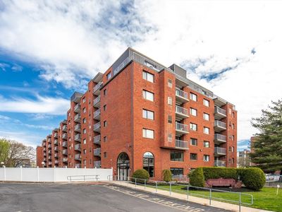 8 9th St APT 804, Medford, MA, 02155