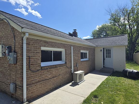 3rd image of 7114 South Dr