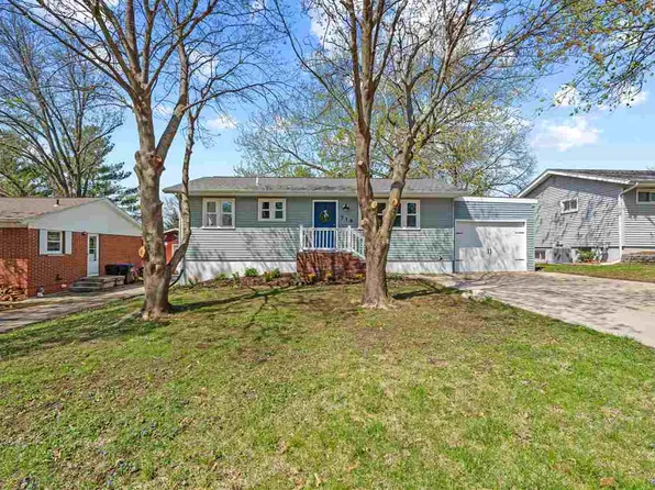 716 14th Ave, Coralville, IA 52241