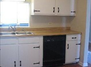 151 Saratoga Ct, Vernon Hills, IL 60061