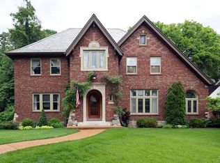 7263 Country Club Dr, Saint Louis, MO 63121