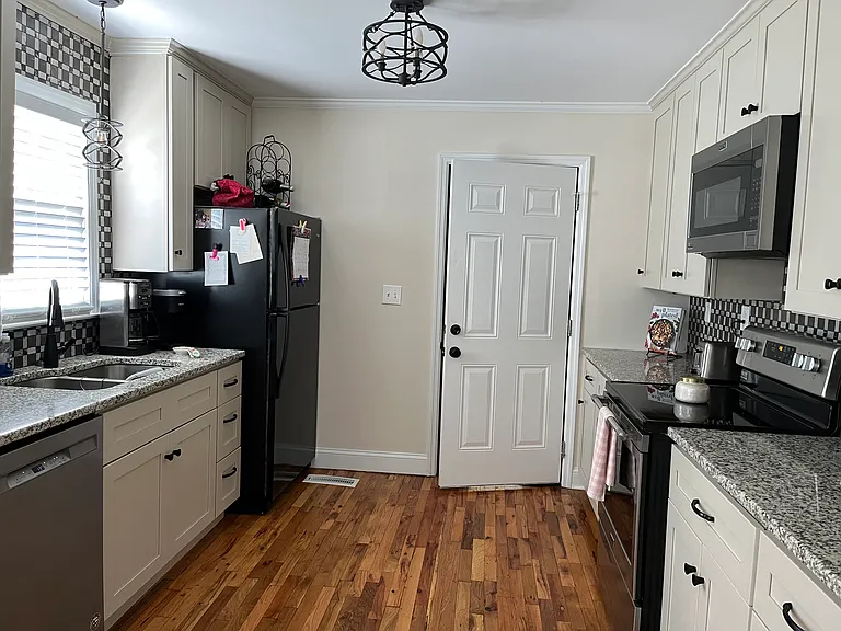 2306 Poincianna St SW — Photo 5