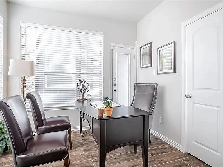 Lamar Townhomes — Photo 21