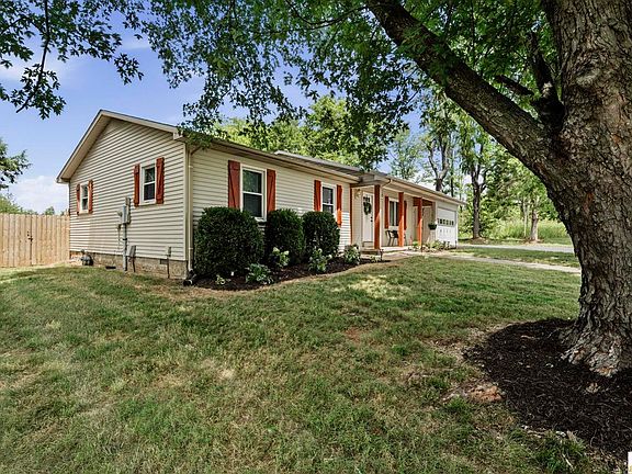 2nd image of 8223 Louisville Rd