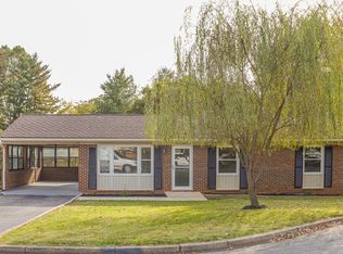 720 Arcadia Cir, Vinton, VA 24179