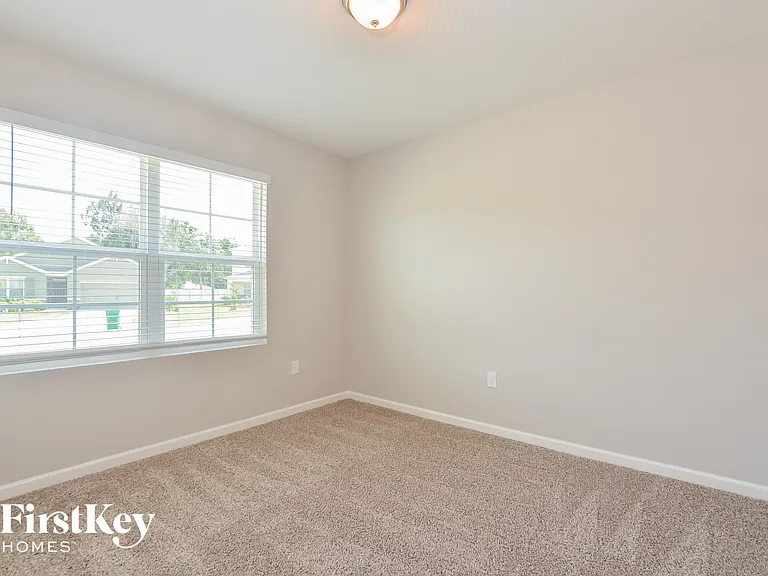 545 Sorrento Dr — Photo 12