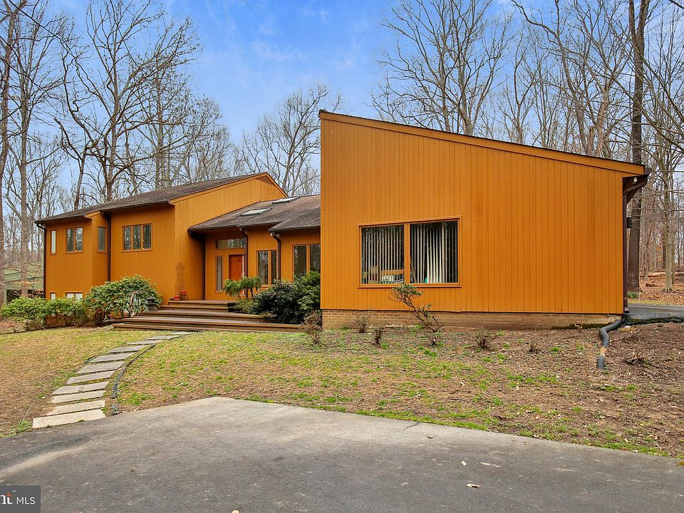 1st image of 10114 Walker Woods Dr