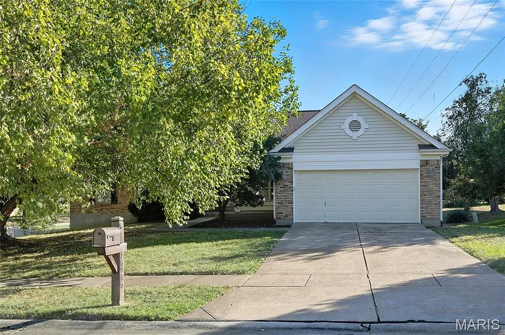 16216 Copperwood Ln photo 1