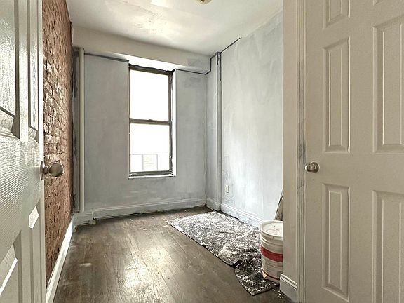4th image of 221 Broadway #10A