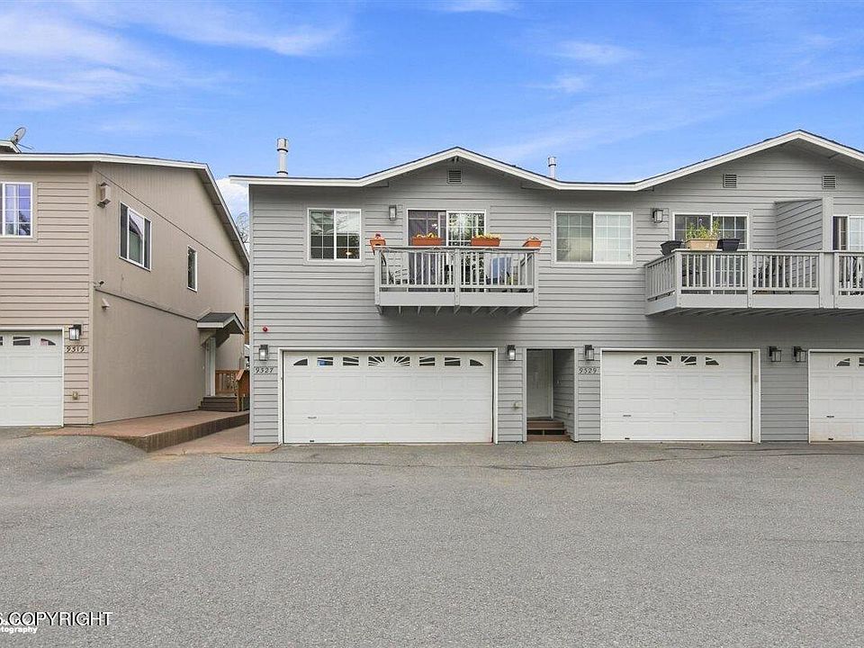 1st image of 9327 Commons Pl #27