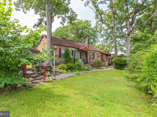 202 Early St, Fredericksburg, VA 22408