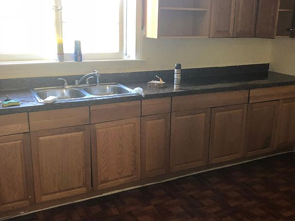 4th image of 159 Ashley St #1