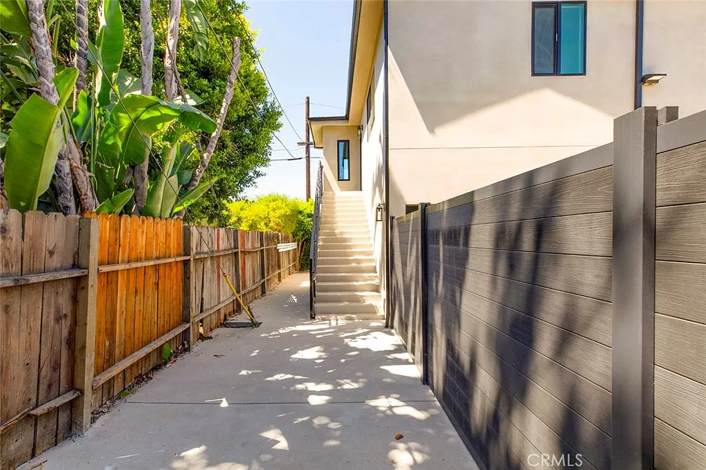 2 bed, 890 sqft, $3,500 — Photo 4