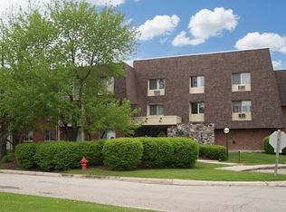 6 Villa Verde Dr UNIT 103, Buffalo Grove, IL 60089