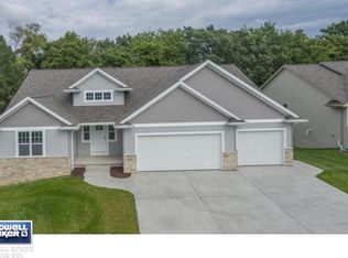 3337 Largo Ridge Dr, Green Bay, WI 54311