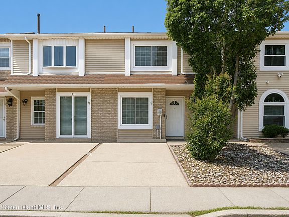 3rd image of 49 Francesca Ln