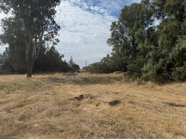8021 W Christian Ave, Dos Palos, CA 93620