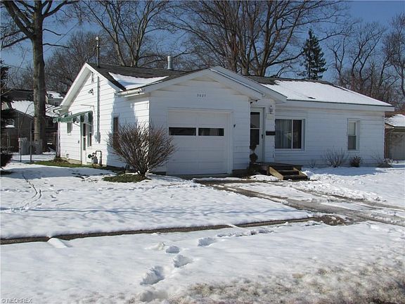 3rd image of 3021 Avondale Ave