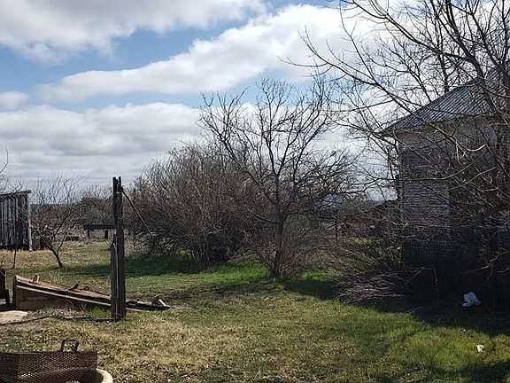 3rd image of 307 Blanco Ave