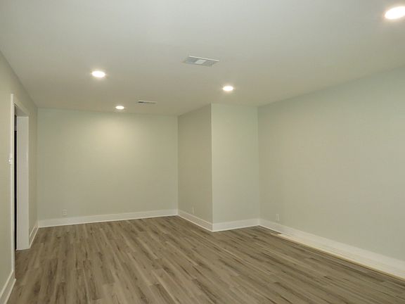 5th image of 10830 Marchant Cir #10832