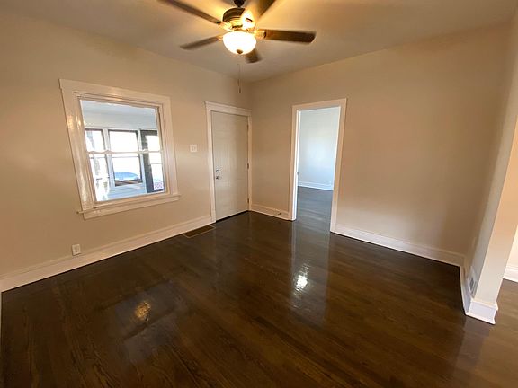 3rd image of 1112 Truman St