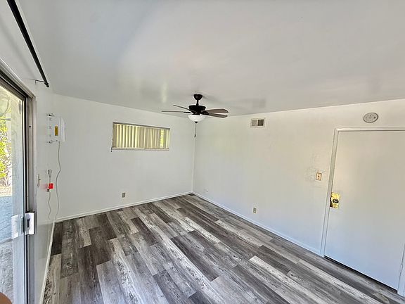 3rd image of 2675 Luray Cir