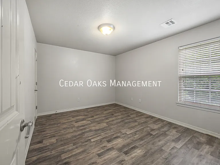 1308 S C Ct — Photo 32
