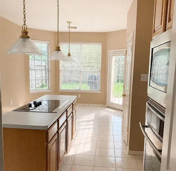 6810 Springcrest Dr — Photo 6