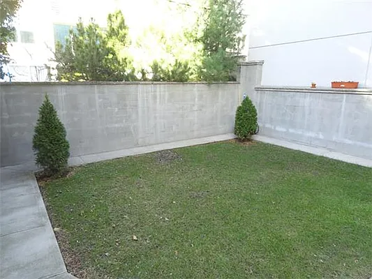 Rented by David Francis New York LLC | media 14