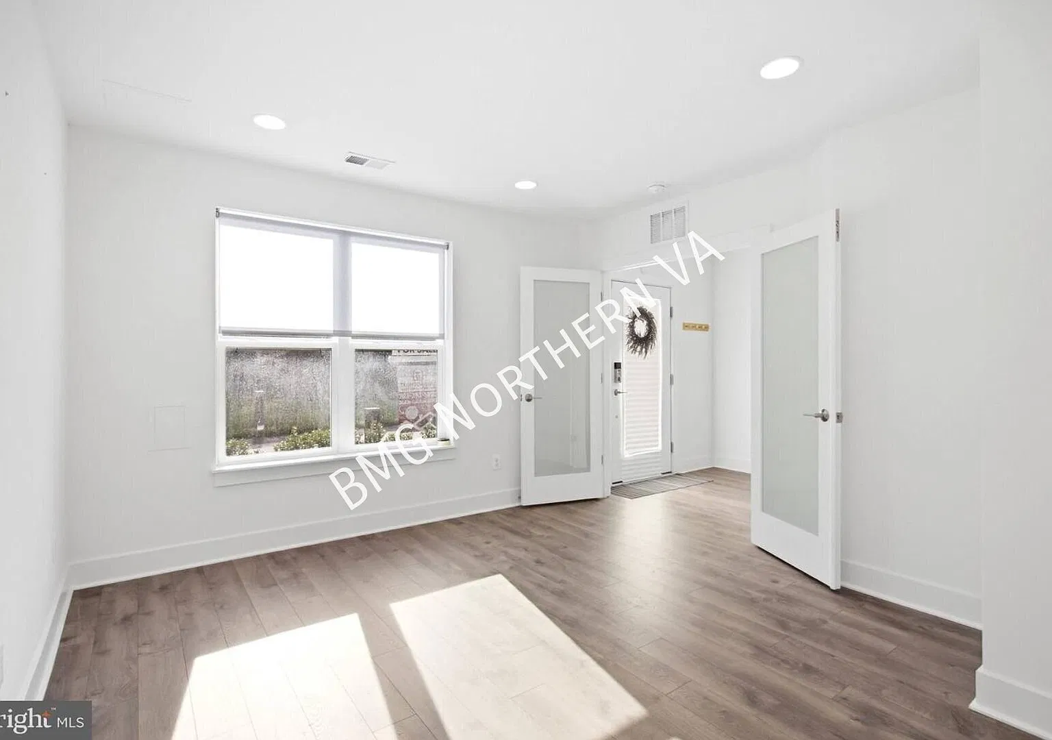 Stunning 4BR/3.5 BA Luxury Townhome with Private Rooftop Terrace In Sutton Heights — Photo 3