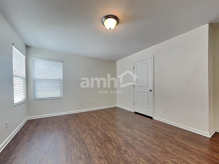 330 Crabapple Cir — Photo 5