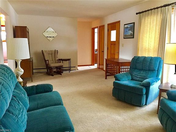 5th image of 2134 Mary Dr NE