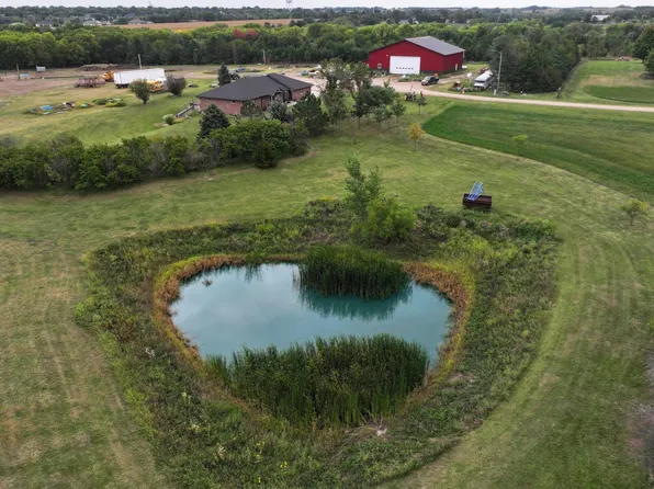 27450 SW 32nd Rd, Beatrice, NE 68310