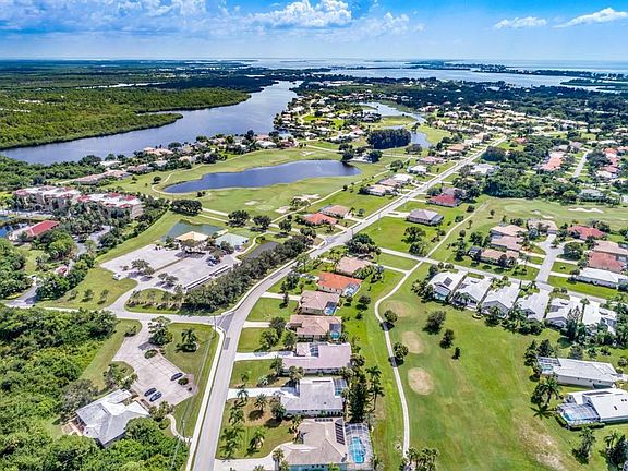 4th image of 4020 Cape Haze Dr