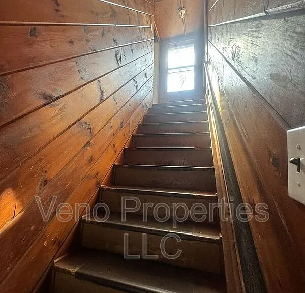 83 Middle St #2 — Photo 15