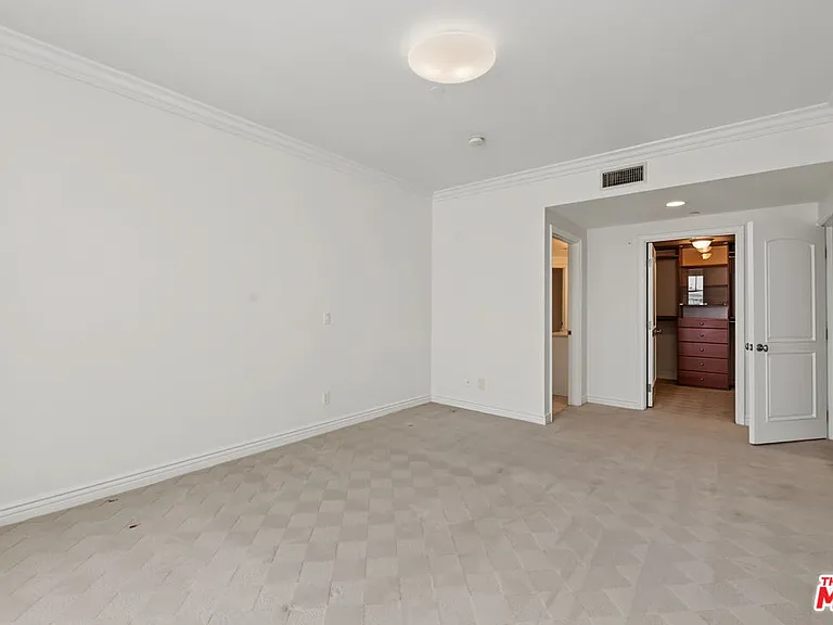 430 N Oakhurst Dr #Penthouse 406 — Photo 27