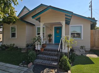 445 De Witt Ave, Clovis, CA 93612
