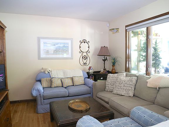 5th image of 11 Sunset Ave