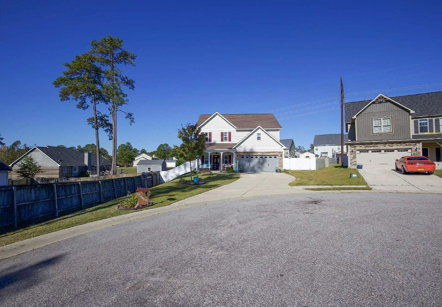 4 bed, 2.5 bath, 2008 sqft, $2,200 — Photo 1