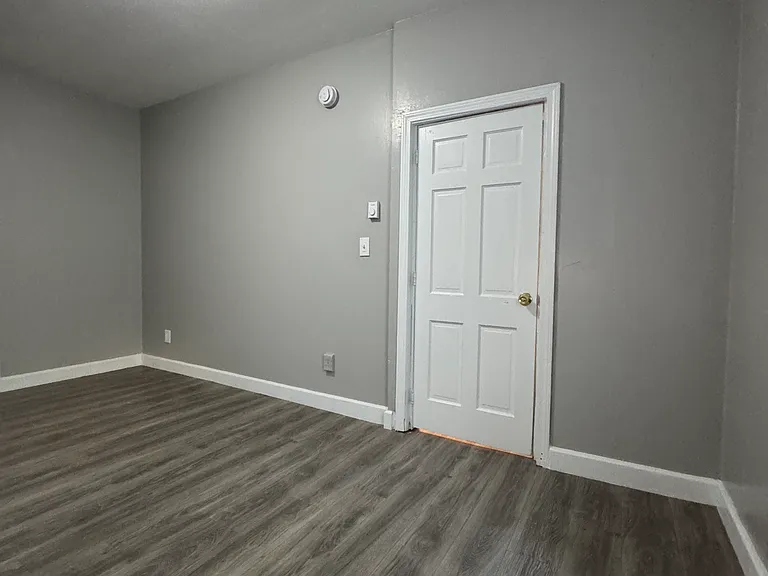 69 Kinsley St #1-D — Photo 22